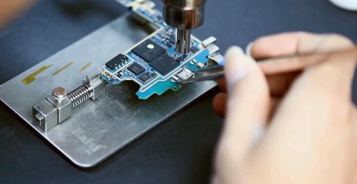 iPhone Repairs Accessories Shop